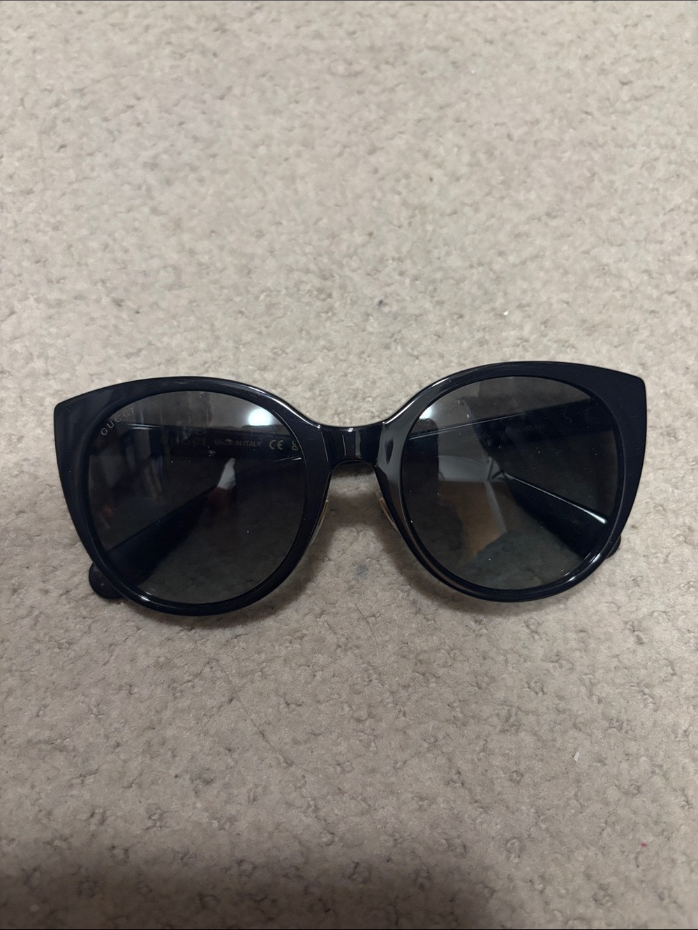 Gucci Black Cat-Eye Sunglasses with Dark Lenses